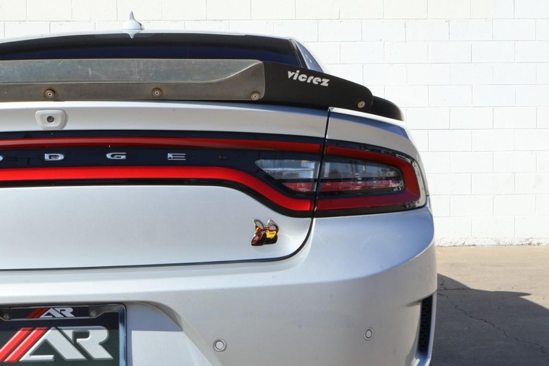 Dodge Charger Vehicle Full-screen Gallery Image 07