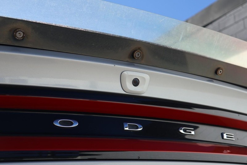 Dodge Charger Vehicle Full-screen Gallery Image 08