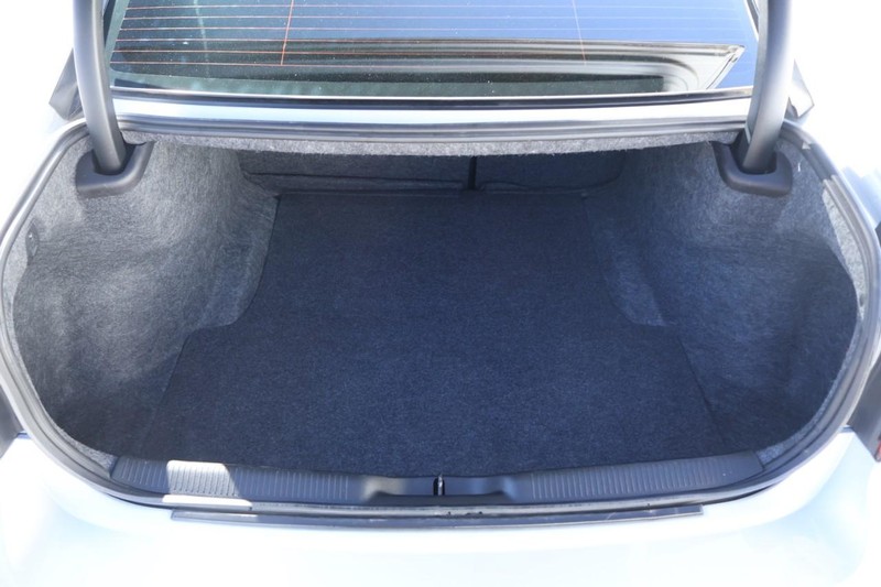 Dodge Charger Vehicle Full-screen Gallery Image 09