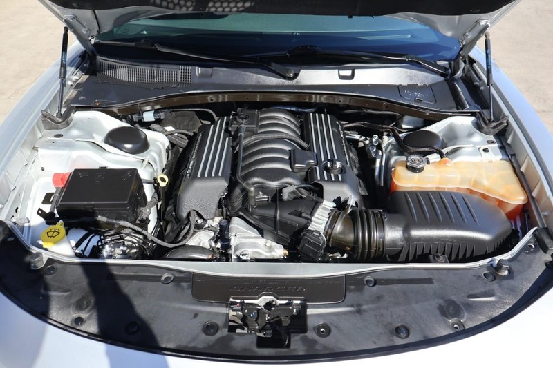 Dodge Charger Vehicle Full-screen Gallery Image 13