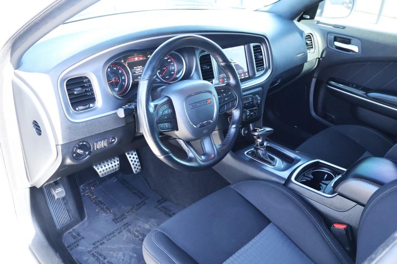 Dodge Charger Vehicle Full-screen Gallery Image 16