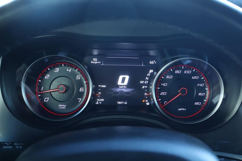 Dodge Charger Vehicle Full-screen Gallery Image 28