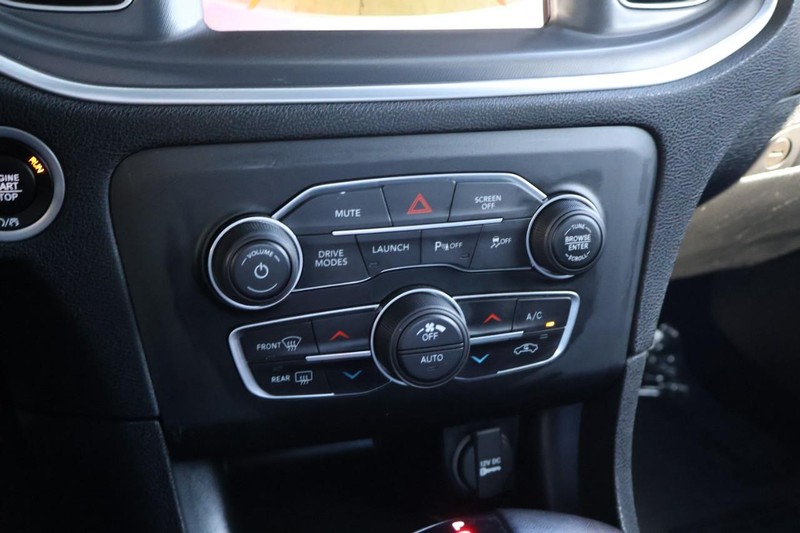 Dodge Charger Vehicle Full-screen Gallery Image 36