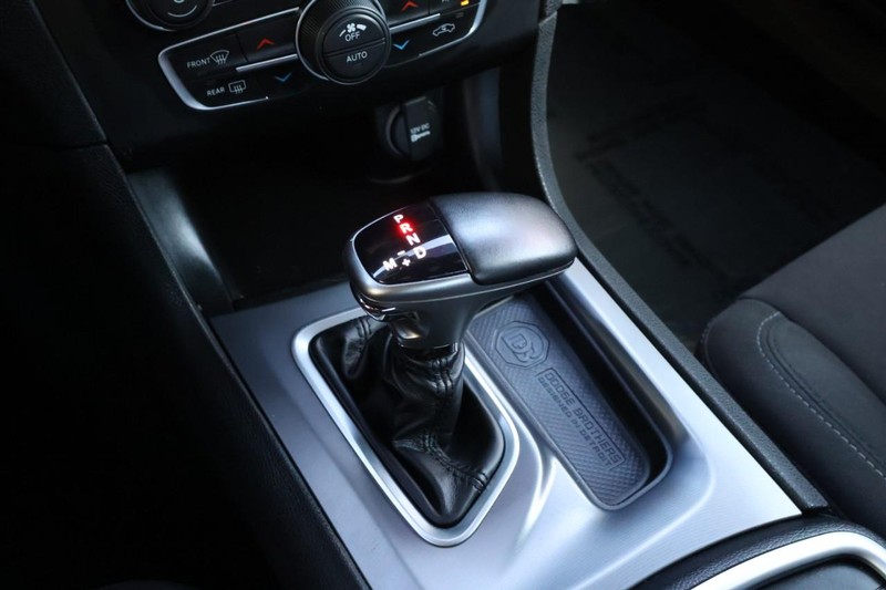 Dodge Charger Vehicle Full-screen Gallery Image 37