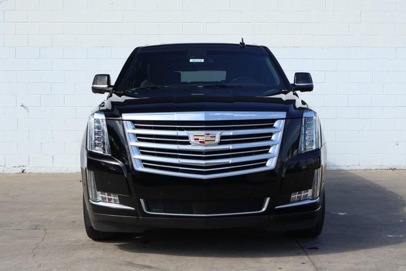 Cadillac Escalade ESV Vehicle Full-screen Gallery Image 02