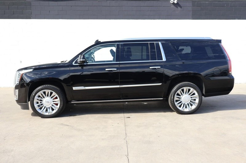 Cadillac Escalade ESV Vehicle Full-screen Gallery Image 13