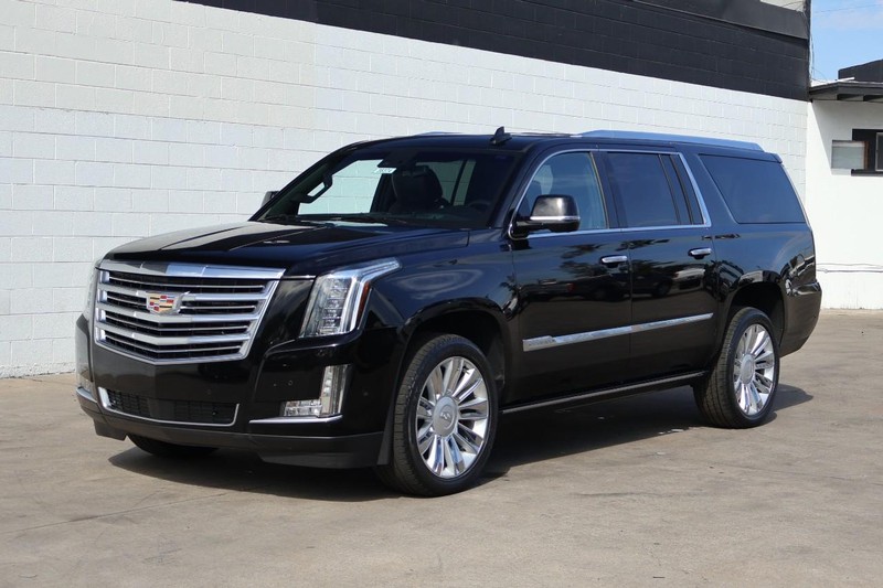 Cadillac Escalade ESV Vehicle Full-screen Gallery Image 14