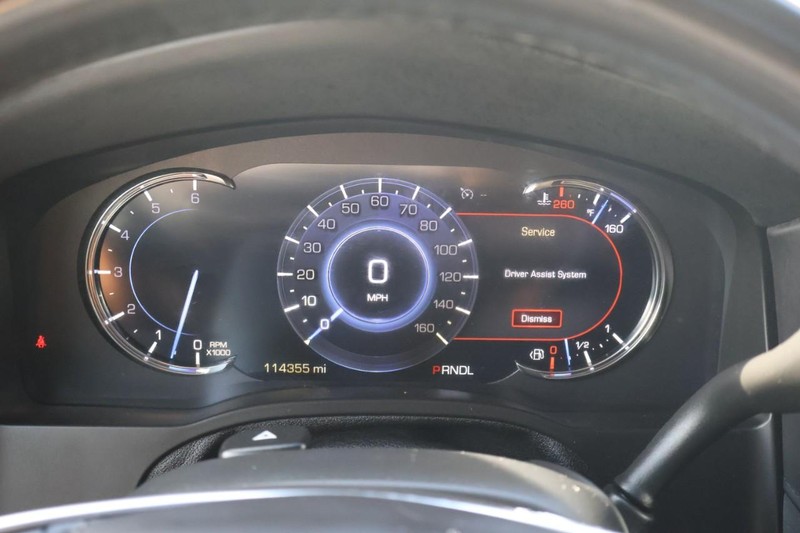 Cadillac Escalade ESV Vehicle Full-screen Gallery Image 34