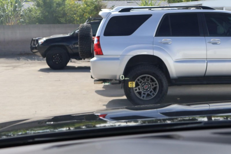 Cadillac Escalade ESV Vehicle Full-screen Gallery Image 35