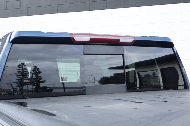 Chevrolet Silverado 1500 Vehicle Full-screen Gallery Image 10