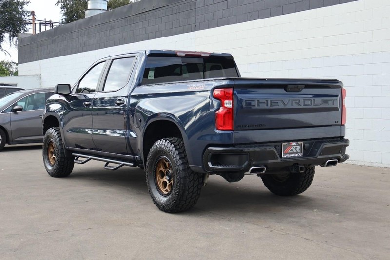 Chevrolet Silverado 1500 Vehicle Full-screen Gallery Image 13