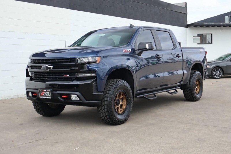 Chevrolet Silverado 1500 Vehicle Full-screen Gallery Image 15