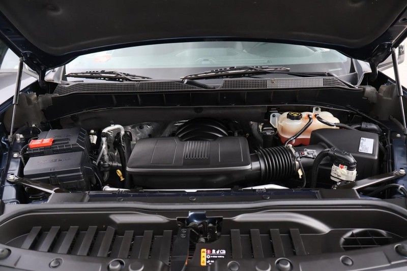 Chevrolet Silverado 1500 Vehicle Full-screen Gallery Image 16