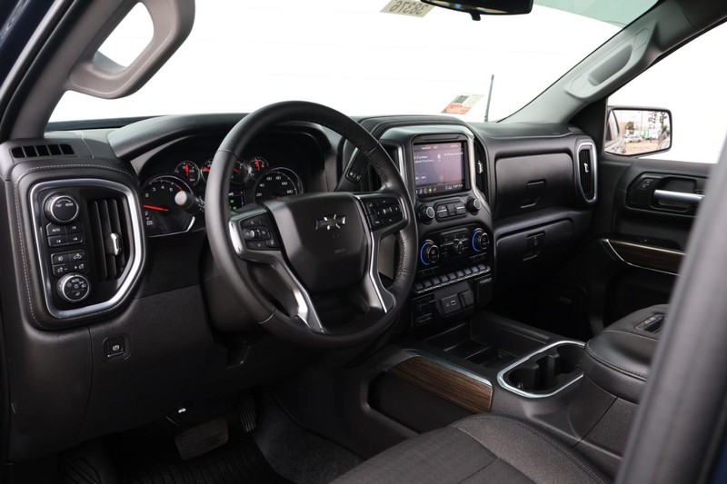 Chevrolet Silverado 1500 Vehicle Full-screen Gallery Image 20