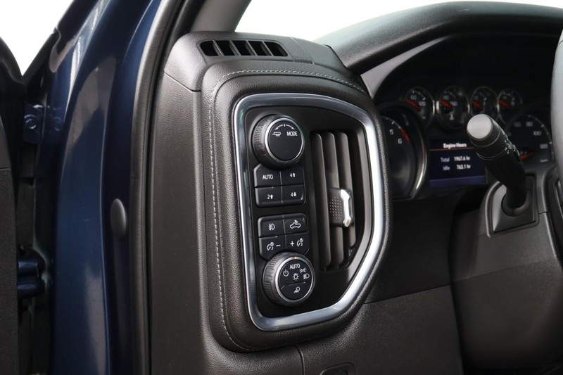 Chevrolet Silverado 1500 Vehicle Full-screen Gallery Image 21
