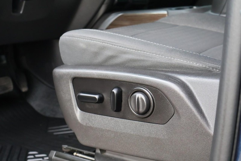 Chevrolet Silverado 1500 Vehicle Full-screen Gallery Image 22