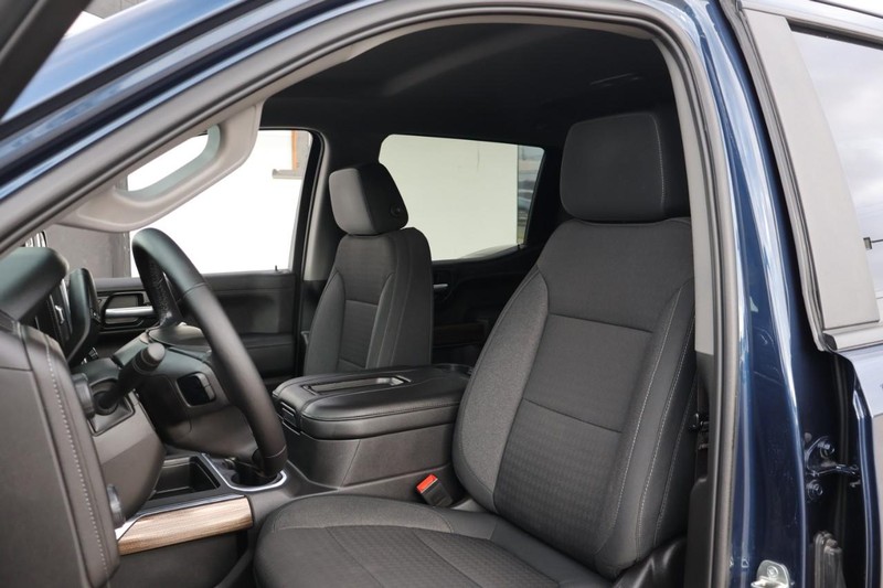 Chevrolet Silverado 1500 Vehicle Full-screen Gallery Image 23