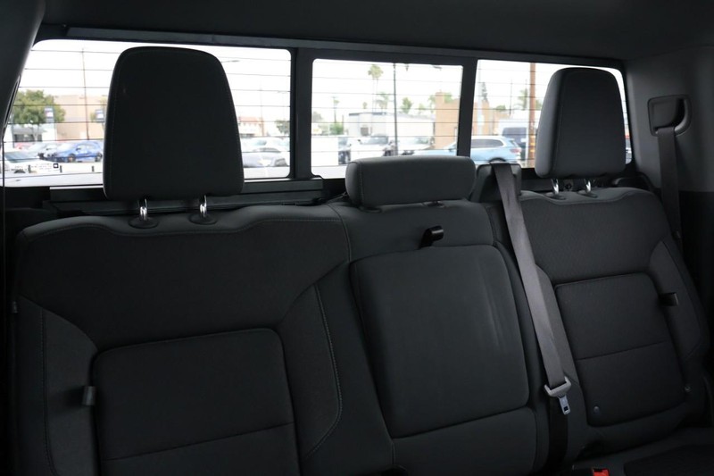 Chevrolet Silverado 1500 Vehicle Full-screen Gallery Image 28