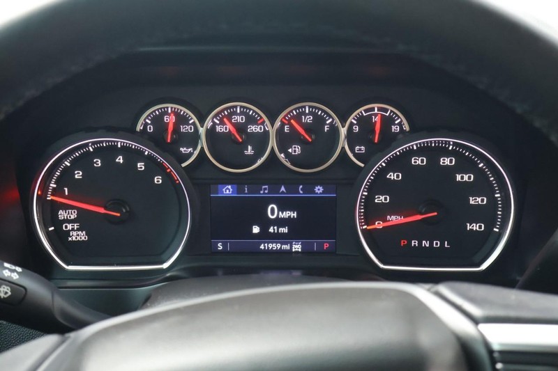 Chevrolet Silverado 1500 Vehicle Full-screen Gallery Image 31