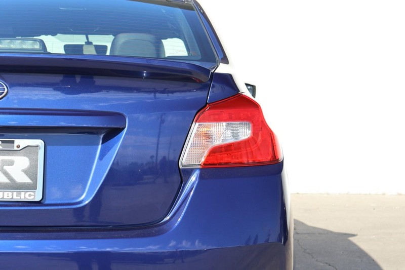 Subaru WRX Vehicle Full-screen Gallery Image 07