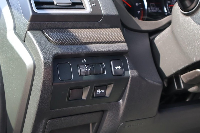 Subaru WRX Vehicle Full-screen Gallery Image 17