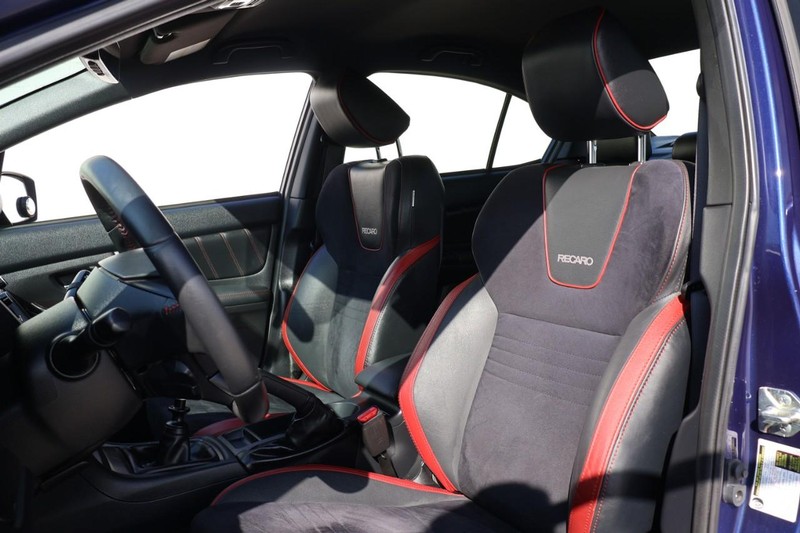 Subaru WRX Vehicle Full-screen Gallery Image 19