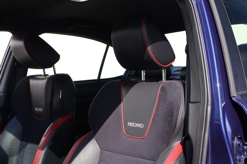 Subaru WRX Vehicle Full-screen Gallery Image 20