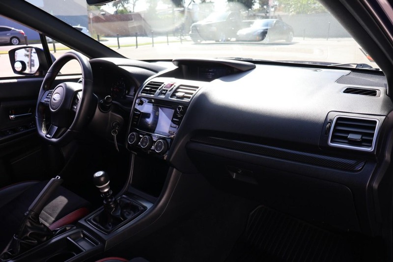 Subaru WRX Vehicle Full-screen Gallery Image 21