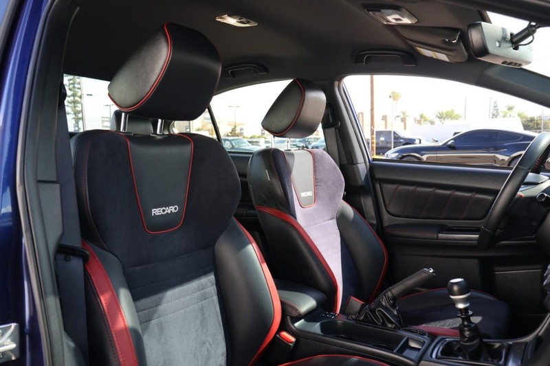 Subaru WRX Vehicle Full-screen Gallery Image 23