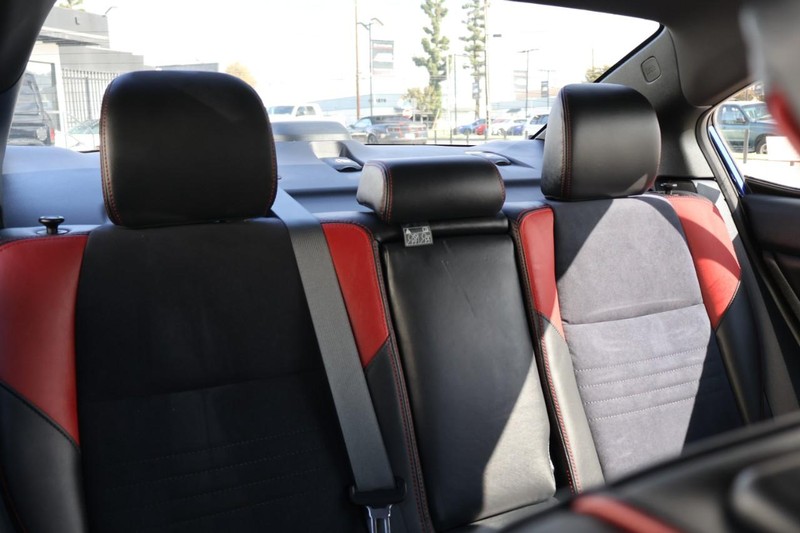 Subaru WRX Vehicle Full-screen Gallery Image 25