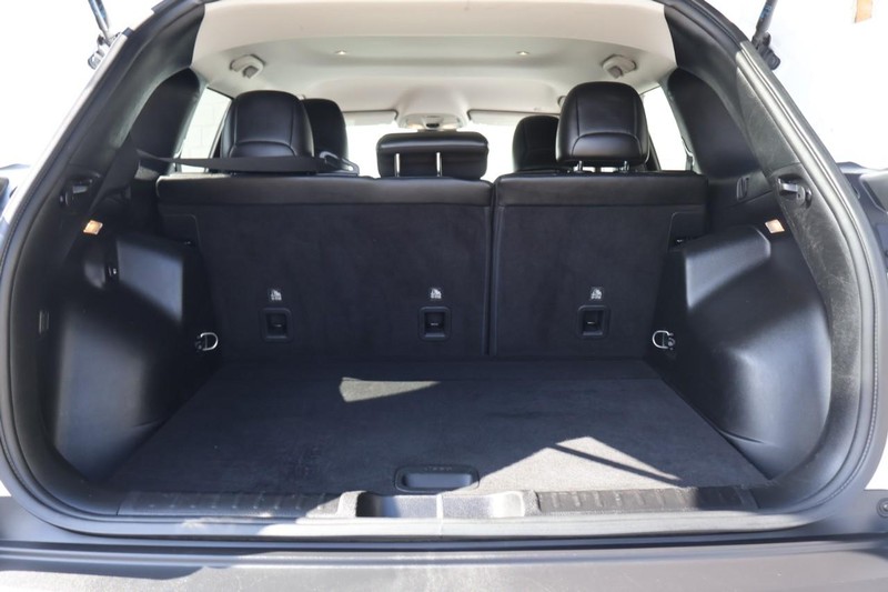 Jeep Cherokee Vehicle Full-screen Gallery Image 09