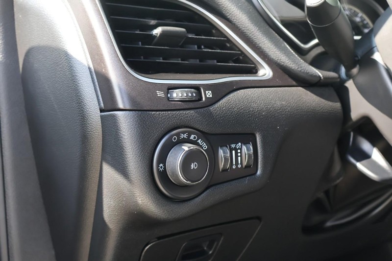 Jeep Cherokee Vehicle Full-screen Gallery Image 18