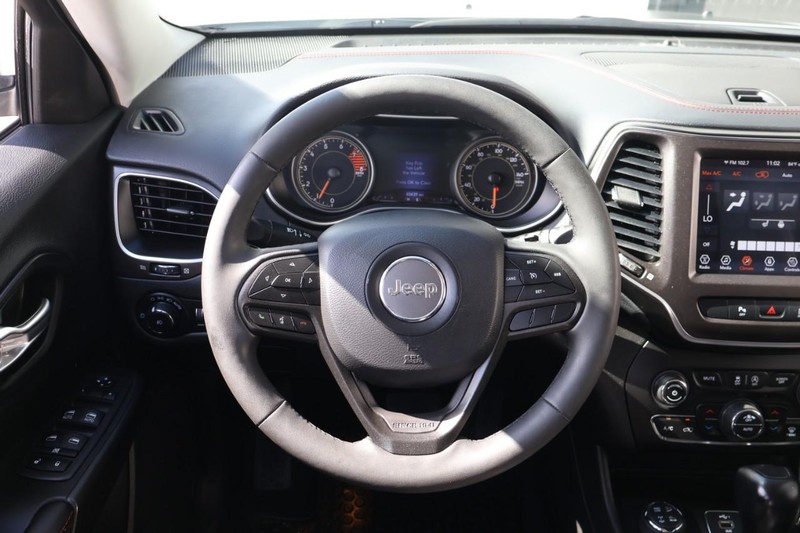 Jeep Cherokee Vehicle Full-screen Gallery Image 28