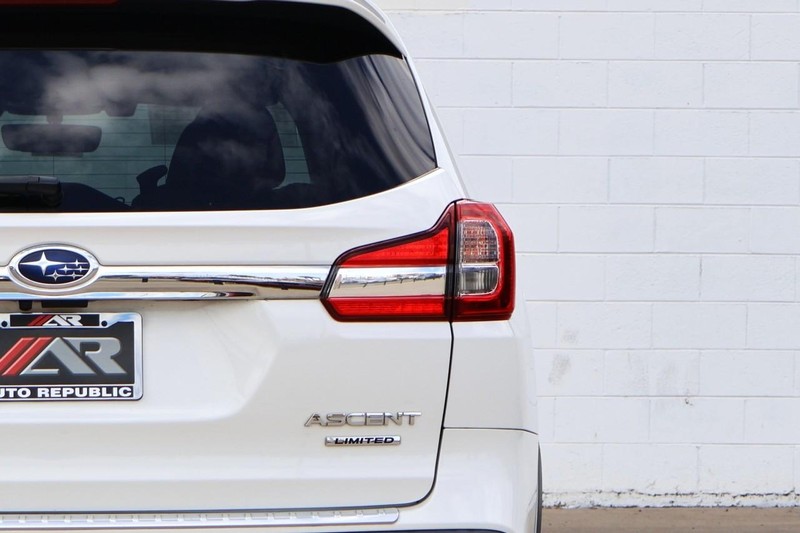 Subaru Ascent Vehicle Full-screen Gallery Image 07