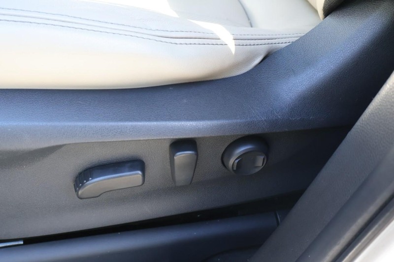 Subaru Ascent Vehicle Full-screen Gallery Image 20