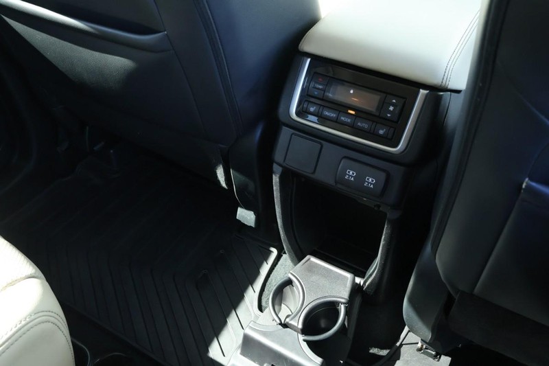 Subaru Ascent Vehicle Full-screen Gallery Image 31