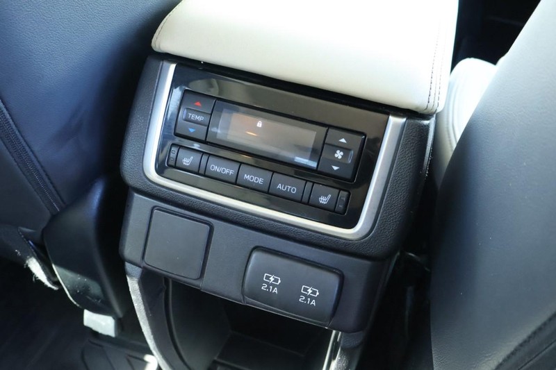 Subaru Ascent Vehicle Full-screen Gallery Image 32