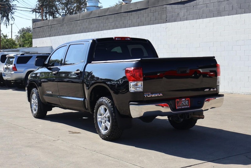 Toyota Tundra 4WD Vehicle Full-screen Gallery Image 10