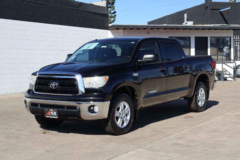 Toyota Tundra 4WD Vehicle Full-screen Gallery Image 12