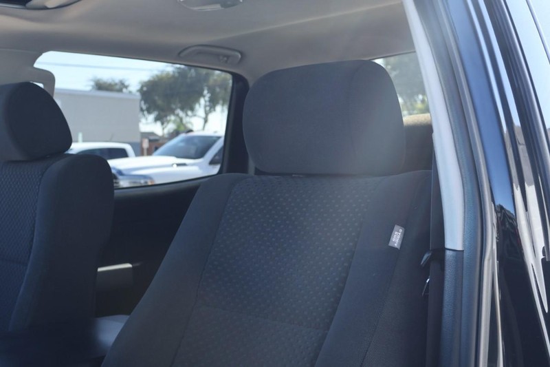 Toyota Tundra 4WD Vehicle Full-screen Gallery Image 21