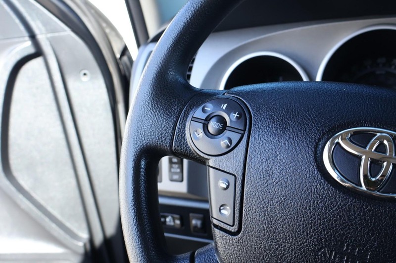 Toyota Tundra 4WD Vehicle Full-screen Gallery Image 29