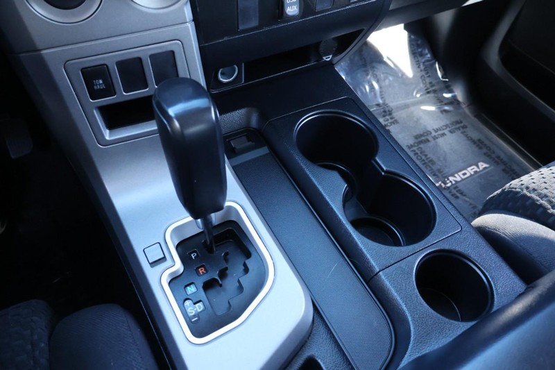 Toyota Tundra 4WD Vehicle Full-screen Gallery Image 32