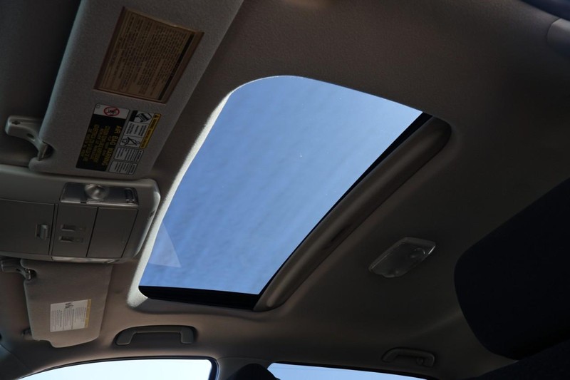 Toyota Tundra 4WD Vehicle Full-screen Gallery Image 34