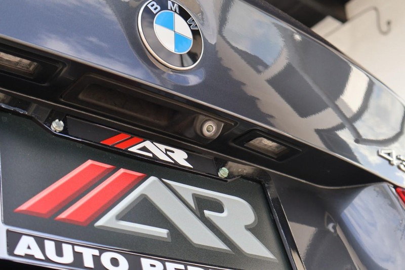 BMW 430i Gran Coupe Vehicle Full-screen Gallery Image 08