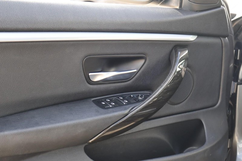 BMW 430i Gran Coupe Vehicle Full-screen Gallery Image 18