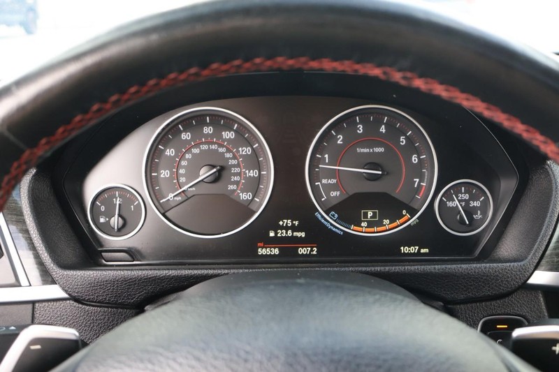 BMW 430i Gran Coupe Vehicle Full-screen Gallery Image 29