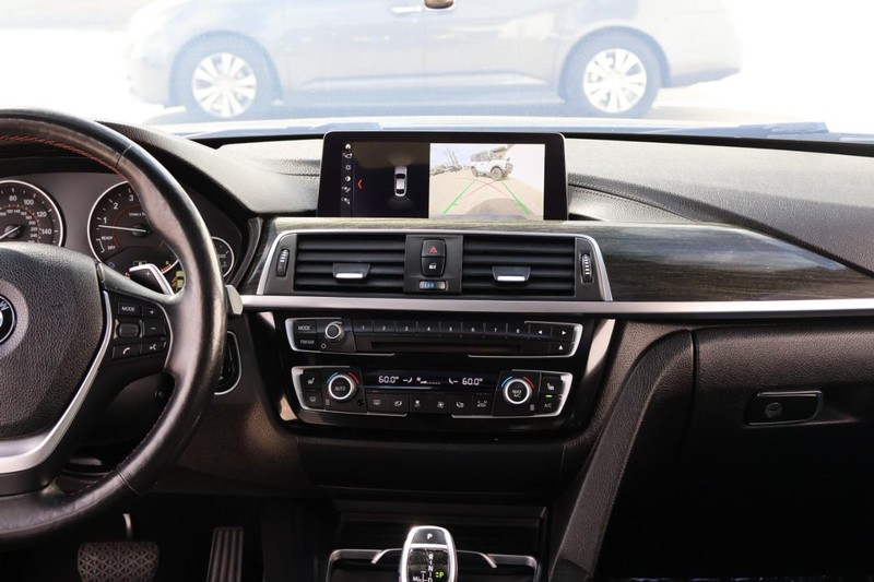 BMW 430i Gran Coupe Vehicle Full-screen Gallery Image 33