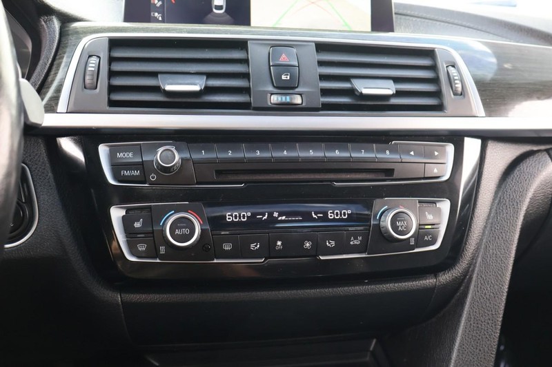 BMW 430i Gran Coupe Vehicle Full-screen Gallery Image 36