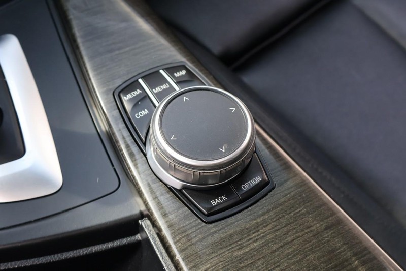 BMW 430i Gran Coupe Vehicle Full-screen Gallery Image 39