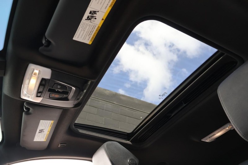 BMW 430i Gran Coupe Vehicle Full-screen Gallery Image 41